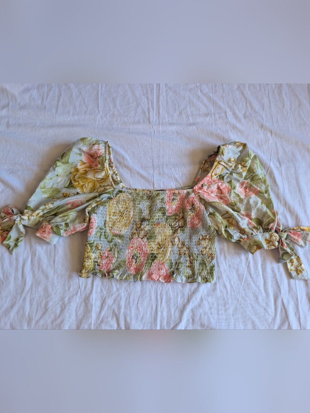 Express Cottagecore, puff sleeve, smocked cropped top with tie sleeve size sz L